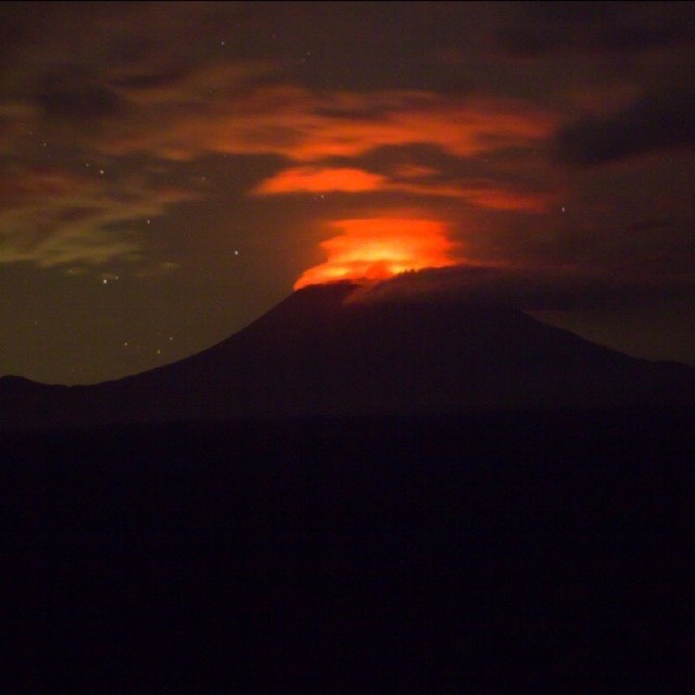 Lava lake by night, Nyiragongo